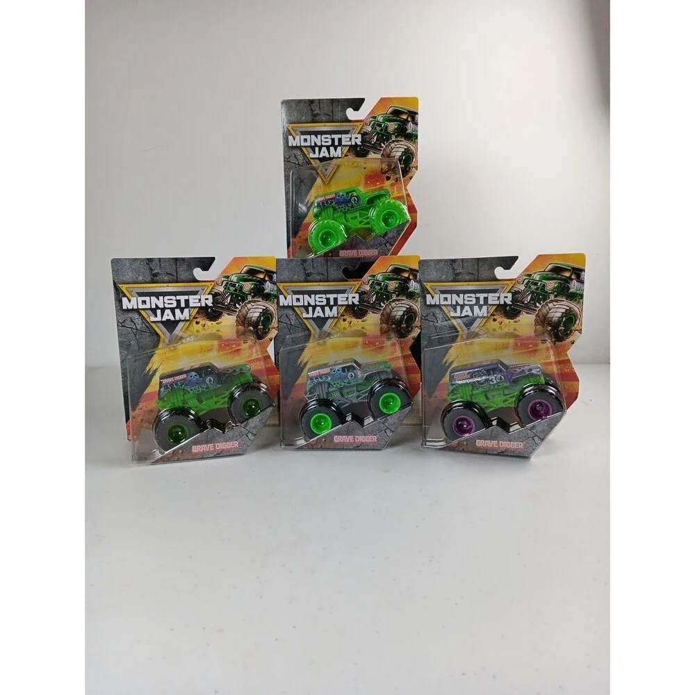 2025 Monster Jam GRAVE DIGGER Complete Set HARD TO FIND IN HAND READY TO SHIP